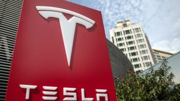 Acciones de Tesla caen 6%