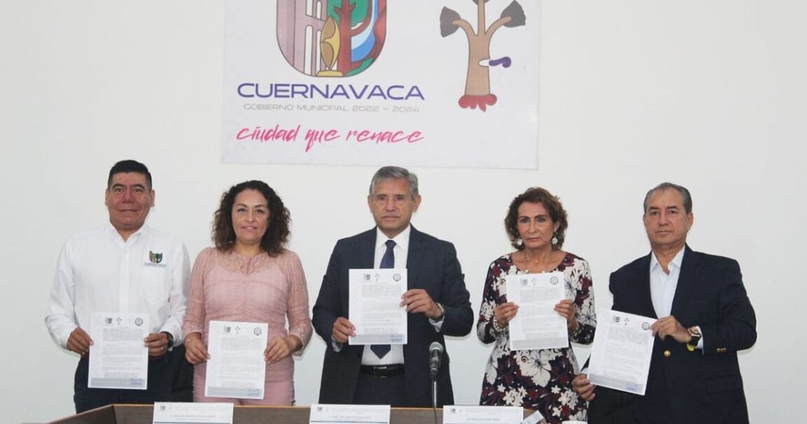 Ayuntamiento Firma Convenio Educativo Con Instituto Carl Rogers ...