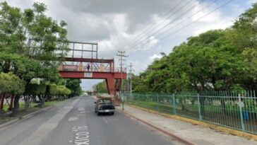 Clausuran puente peatonal del parque Alameda