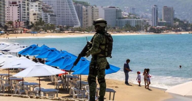 Hallan restos humanos en playa de Acapulco