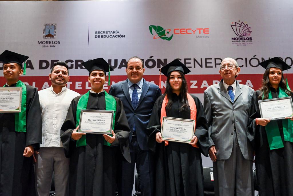 Asiste Cuauhtémoc Blanco Bravo a la ceremonia de graduación del CECyTE Emiliano Zapata