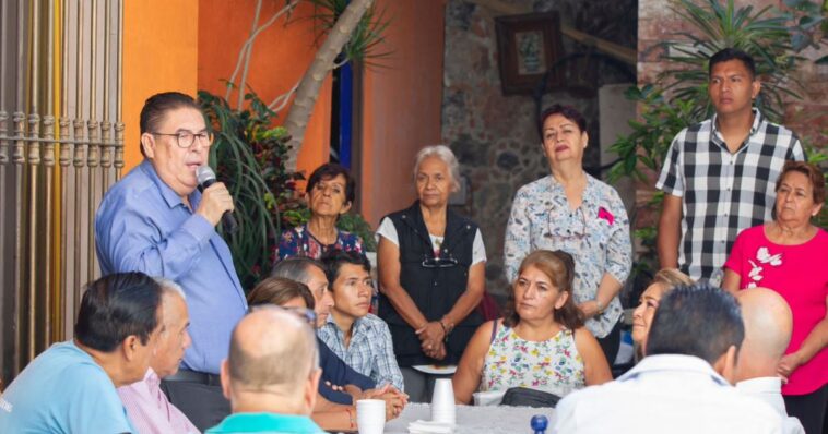 Víctor Mercado atiende la invitación del Consejo de Participación Social de la colonia Carolina