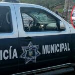 Policías roban cartón de cerveza