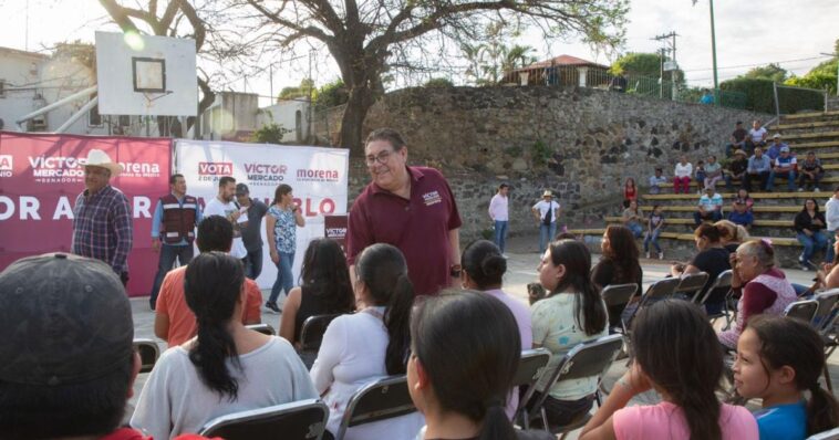 Víctor Mercado con productores