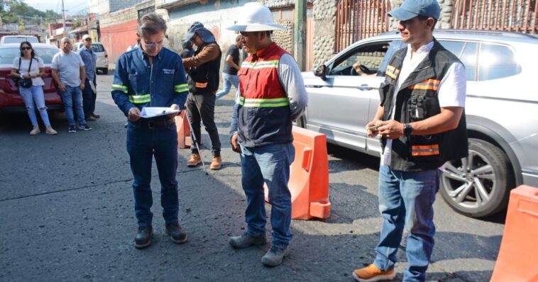 Inician rehabilitación de calles en colonia La Esperanza y Miraval
