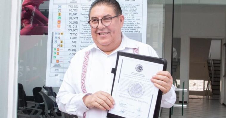 Víctor Mercado recibe constancia de mayoría como Senador de la República por Morelos