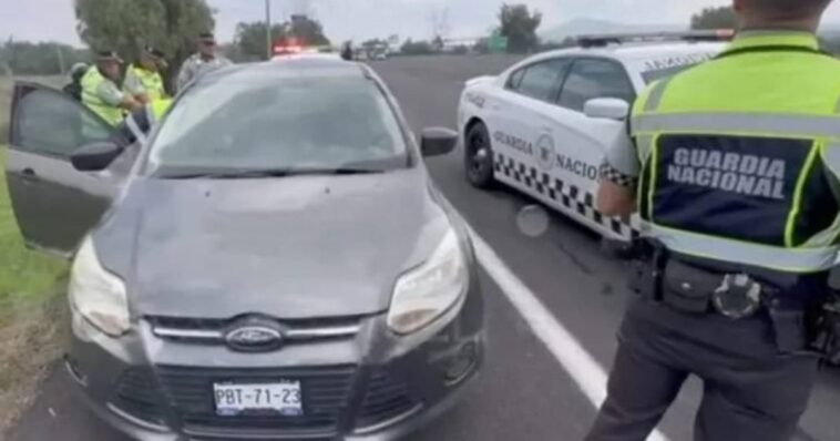 Falsos policías asaltan