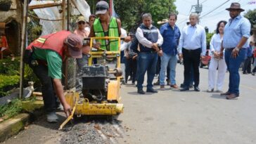 Alcalde Cuernavaca mejora líneas de agua potable en Tetela del Monte