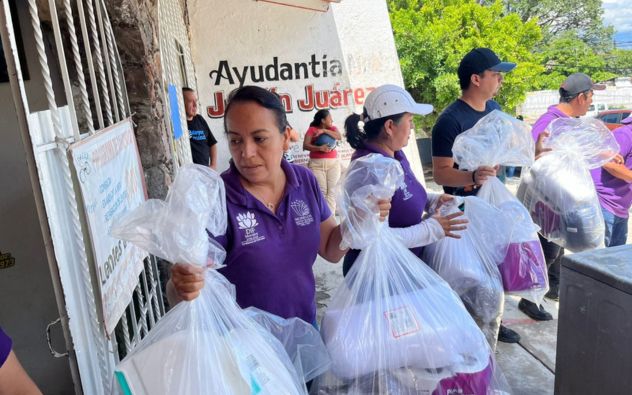 DIF AYUDA A JUIUTEPEC