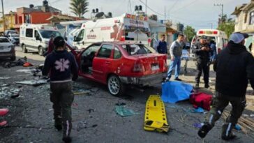 Camioneta con pirotecnia estalla en Tepetlixpa