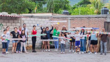 Crean conciencia ambiental con letreros ecológicos