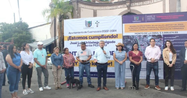 Entregan rehabilitación de calles en la colonia Carolina