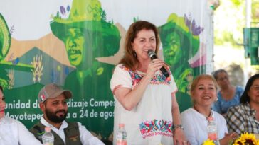 Margarita González Saravia comprometida a seguir con las jornadas de entrega de documentos agrarios