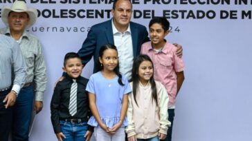 Cuauhtémoc Blanco Bravo y niños