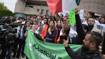 Trabajadores del Poder Judicial se manifiestan contra la reforma de AMLO