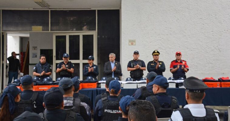 Alcalde de Cuernavaca hace entrega de equipamiento a SEPRAC