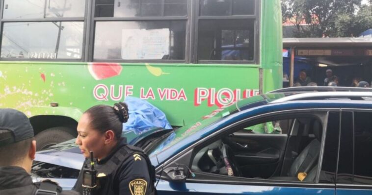 Automovilista evita asalto atropellando a ladrón en CDMX