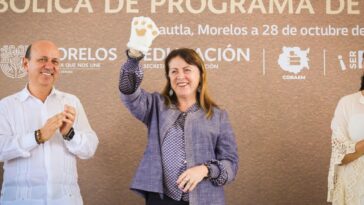 Gobernadora de Morelos entrega Becas de Licenciatura