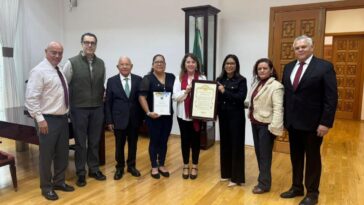 Gobernadora de Morelos refrenda compromiso con migrantes morelenses en California