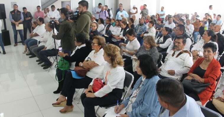 Congreso Morelos escucha a maestros jubilados y activos