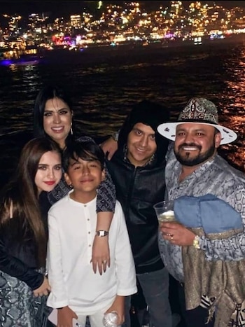 Familia de Christian Nodal