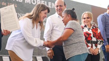 Gobernadora de Morelos entrega 650 escrituras públicas