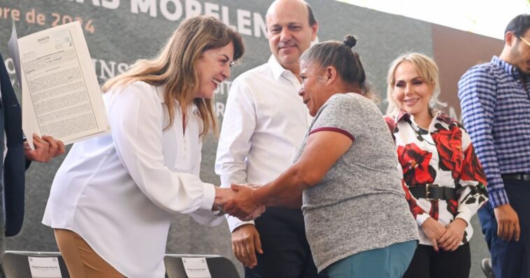 Gobernadora de Morelos entrega 650 escrituras públicas