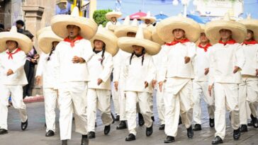 Se lleva a cabo el Desfile Cívico-Militar y Deportivo del 20 de noviembre