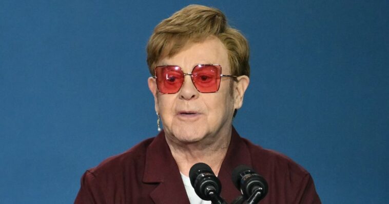 Elton John pierde la vista