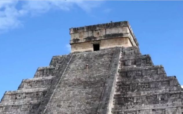 Escalan Chichen itza