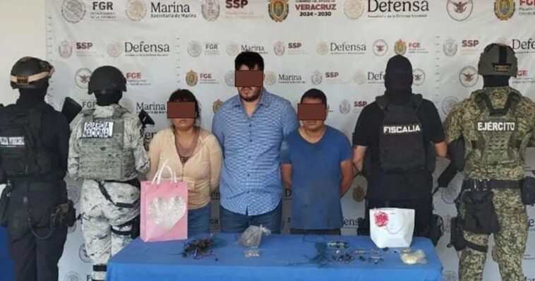 Detienen a tres presuntos responsables por paquetes explosivos